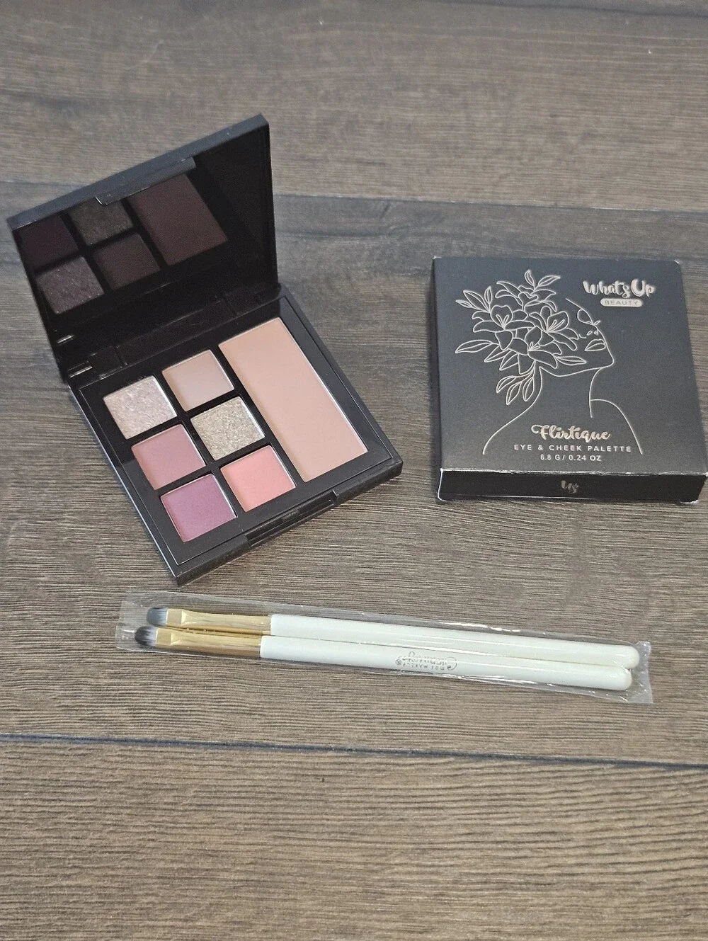 NEW Flirtique Eyeshadow & Cheek Palette — Pink Mauve Mix + 2 Brushes
